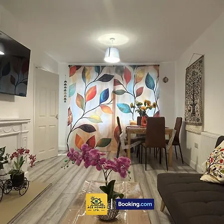 度假居 Spacious 2 Bedroom House By Ace Homes Short Lets & Serviced Accommodation Leeds Perfect For Family & Contractors With Free Parking