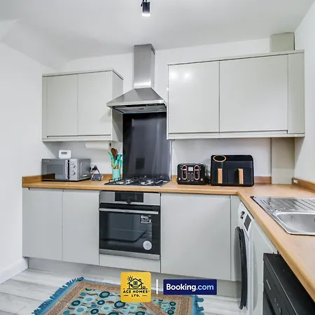 Semesterbostad Modern 2 Bed House In Leeds With Free Parking, Sleeps 4 By Ace Homes Short Term Rental *