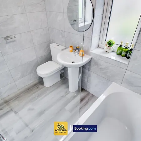 Modern 2 Bed House In Leeds With Free Parking, Sleeps 4 By Ace Homes Short Term Rental Semesterbostad Leeds (West Yorkshire)