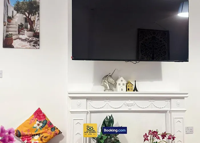 Spacious 2 Bedroom House By Ace Homes Short Lets & Serviced Accommodation Leeds Perfect For Family & Contractors With Free Parking 度假居