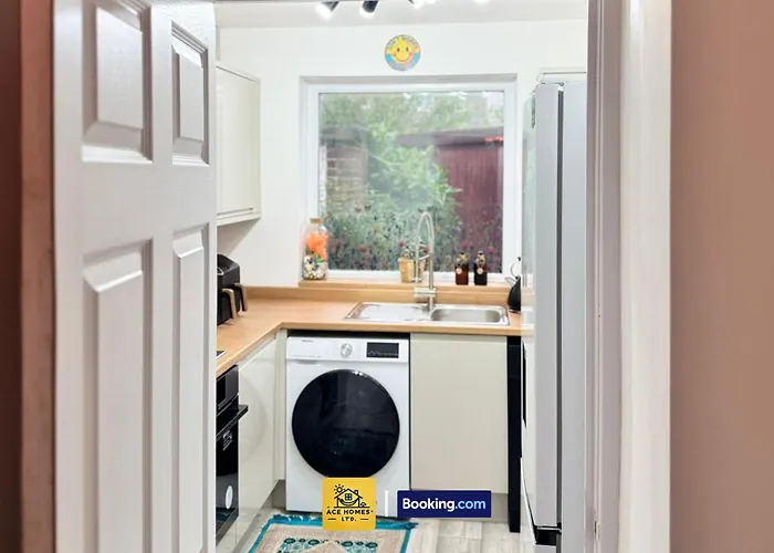 Spacious 2 Bedroom House By Ace Homes Short Lets & Serviced Accommodation Leeds Perfect For Family & Contractors With Free Parking 利兹