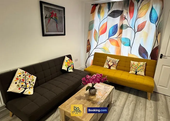 度假居 Spacious 2 Bedroom House By Ace Homes Short Lets & Serviced Accommodation Leeds Perfect For Family & Contractors With Free Parking