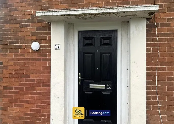 度假居 Spacious 2 Bedroom House By Ace Homes Short Lets & Serviced Accommodation Leeds Perfect For Family & Contractors With Free Parking 利兹