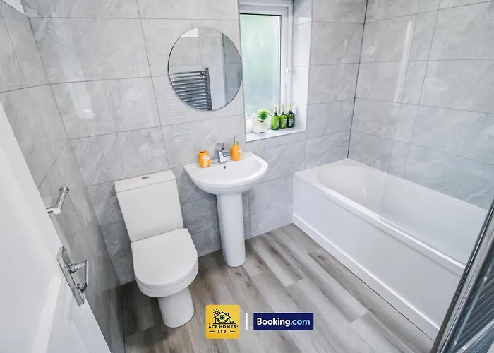 Comfortable Long Stay Flat By Ace Homes Short Term Lets Leeds With Free Parking
